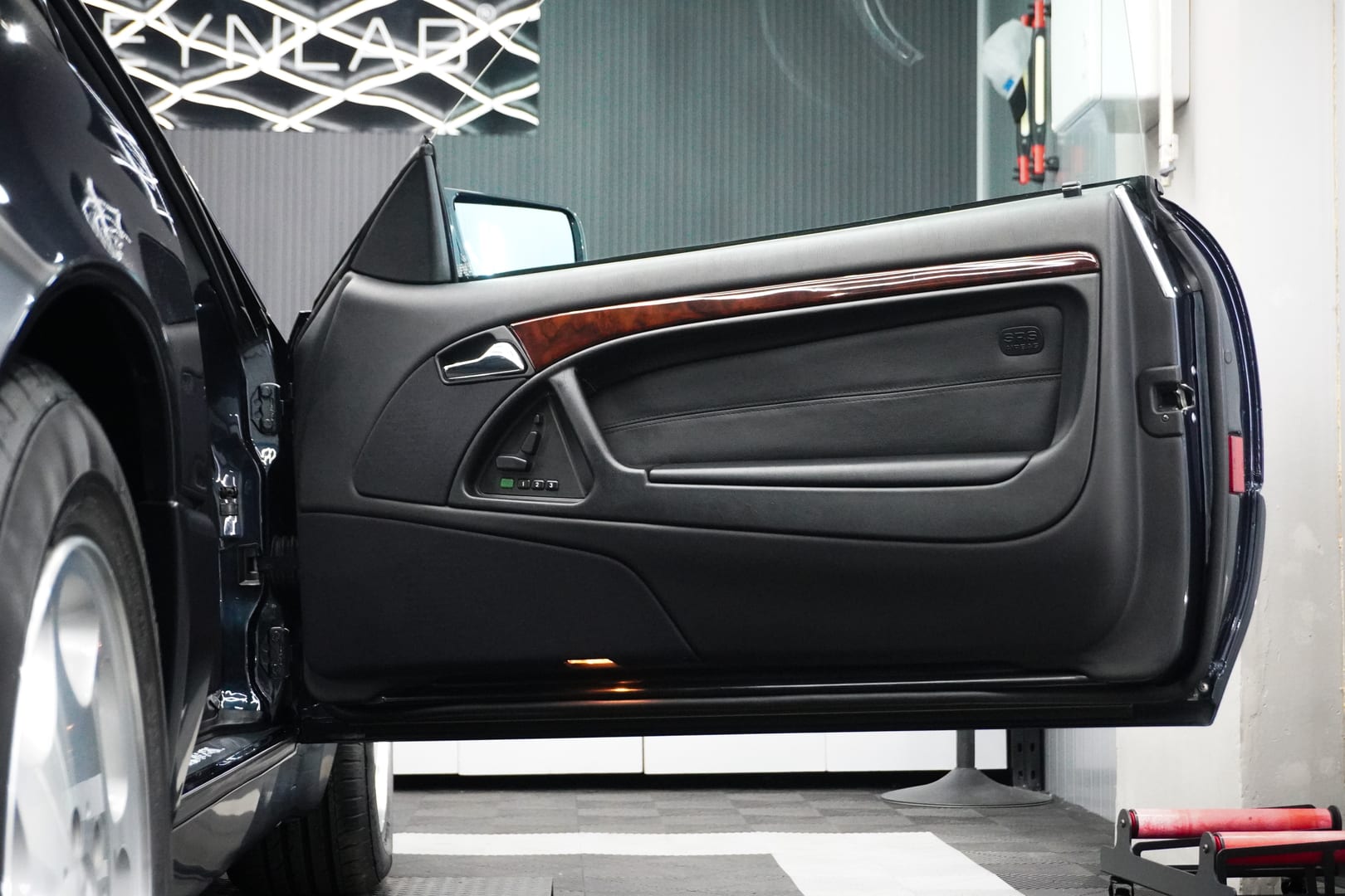 Merces-Benz-SL-600-28