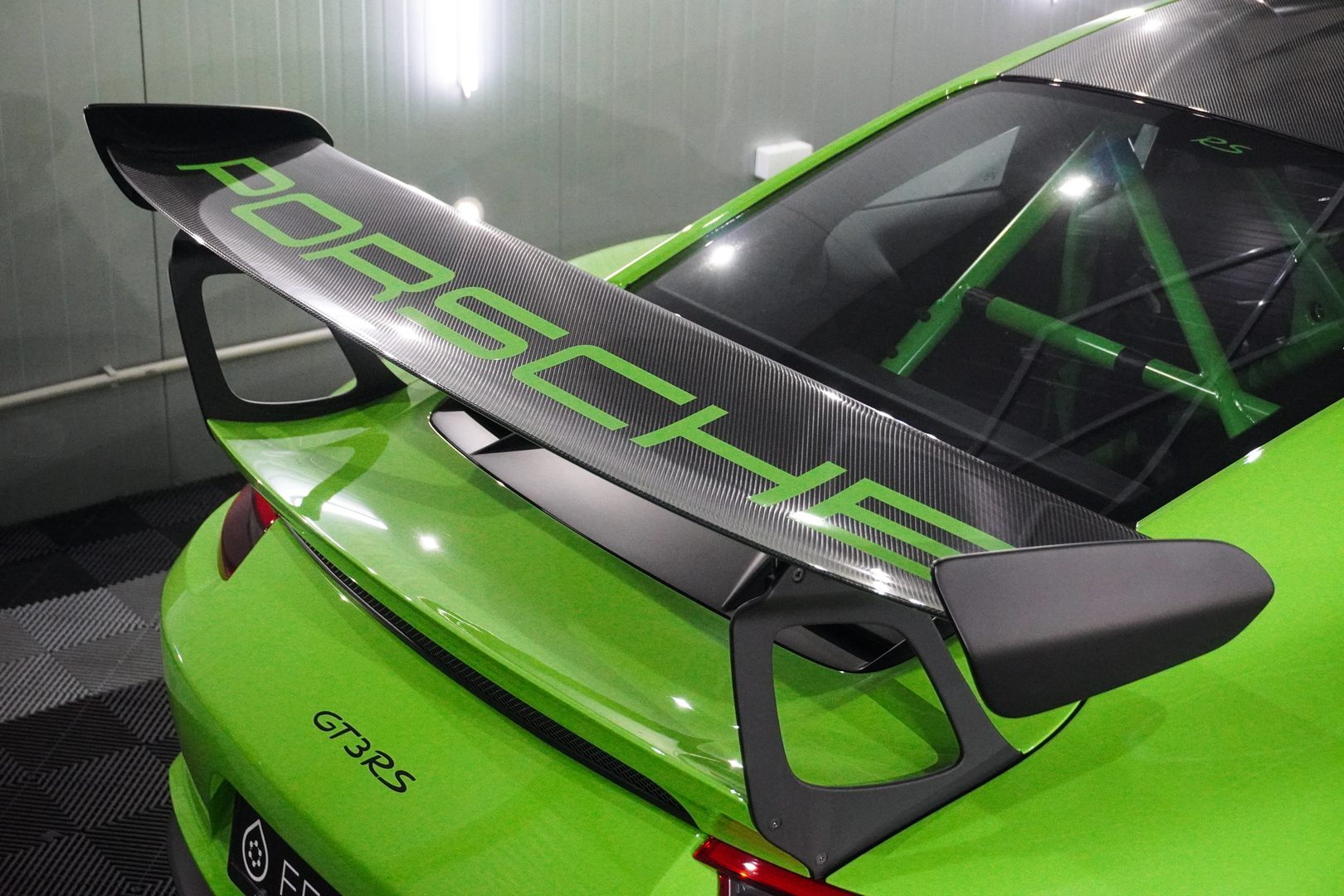 Porsche-911-GT3-RS-16