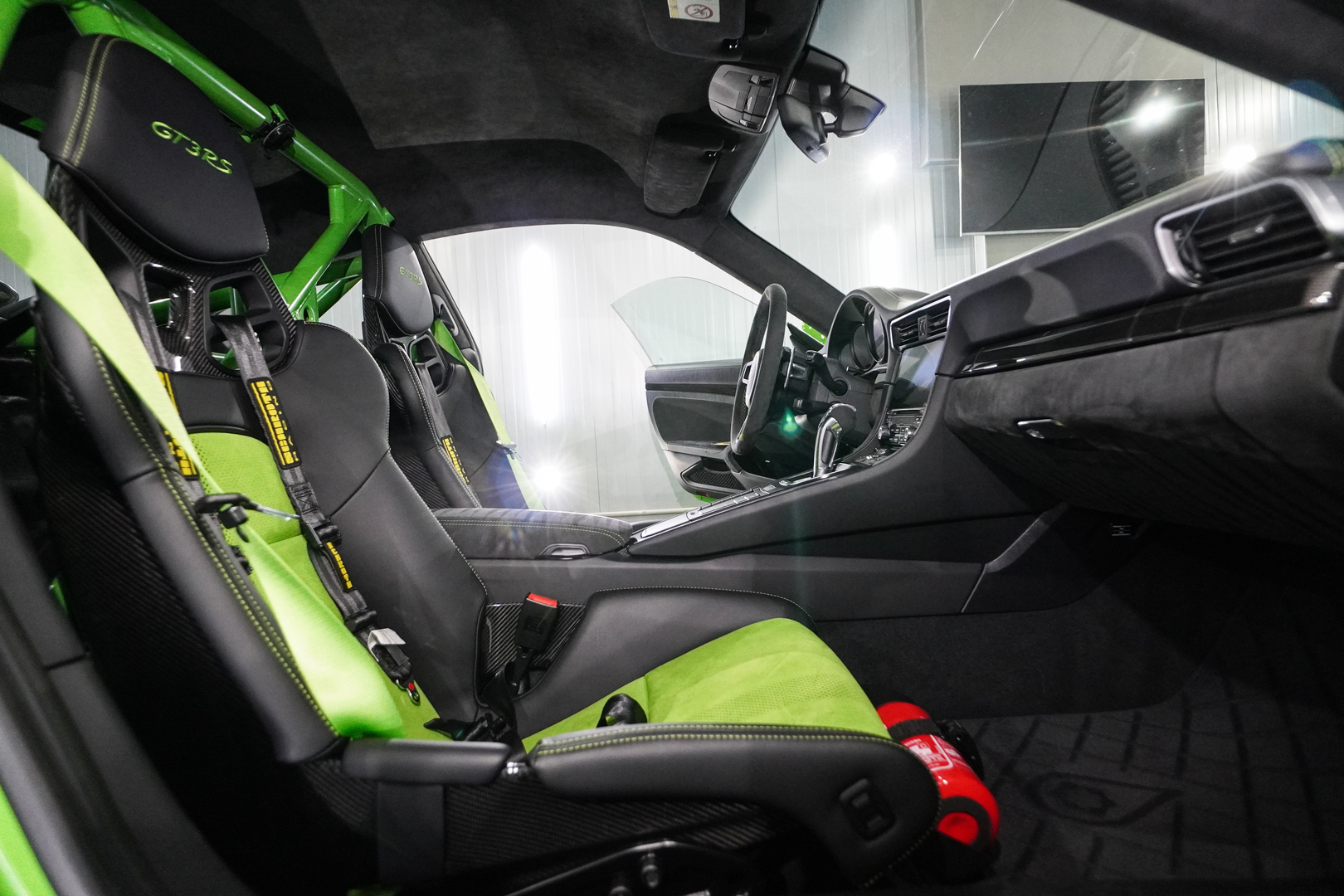 Porsche-911-GT3-RS-22