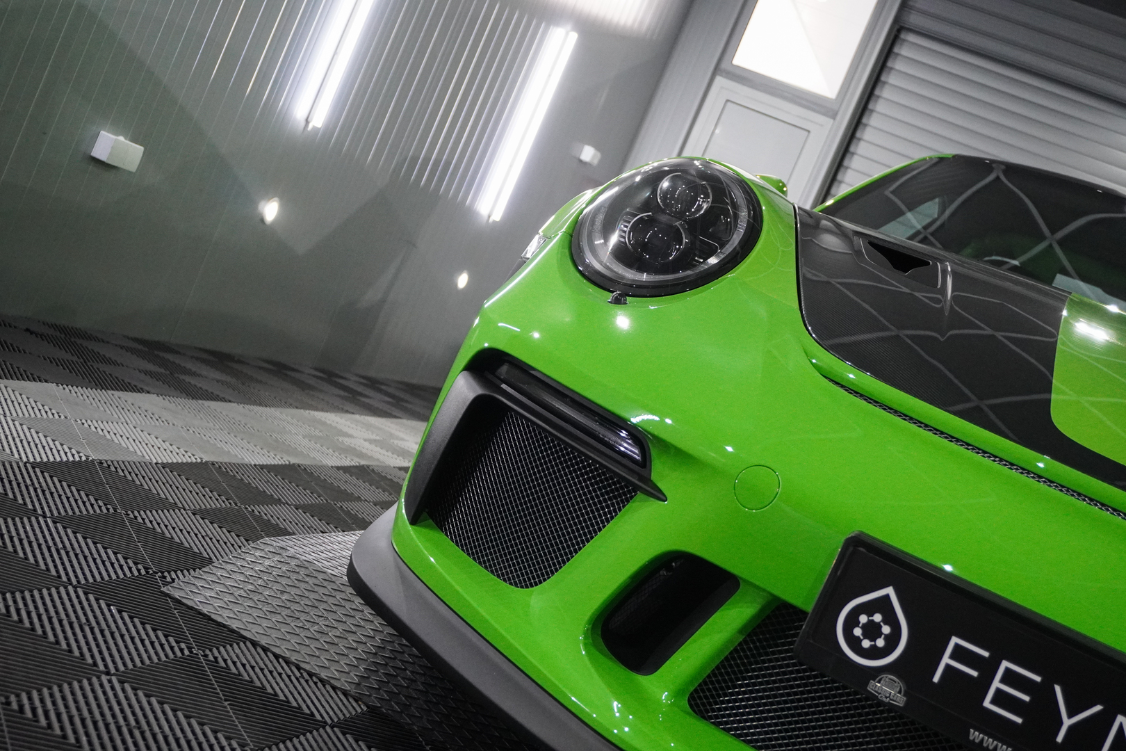 Porsche-911-GT3-RS-6