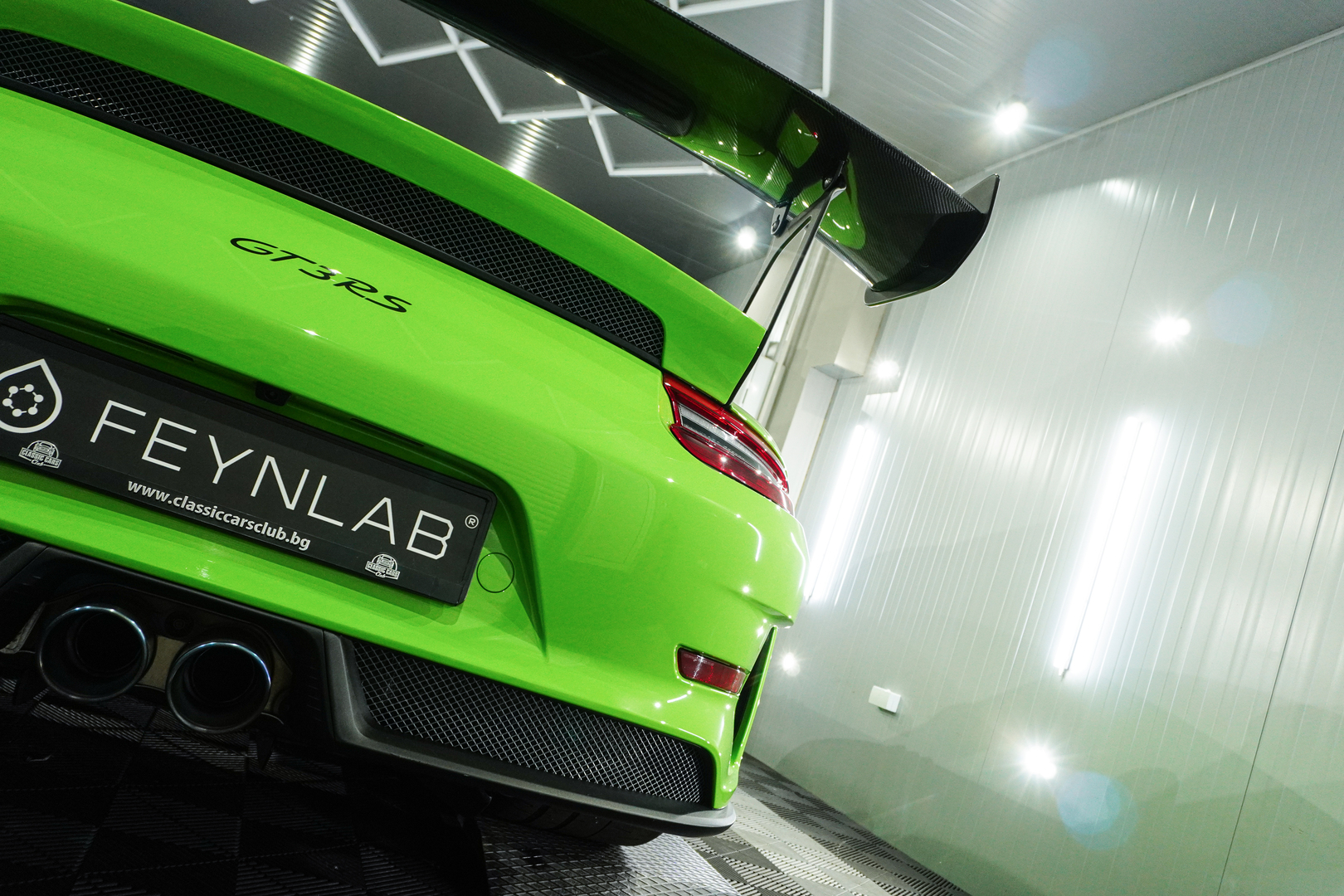 Porsche-911-GT3-RS-7