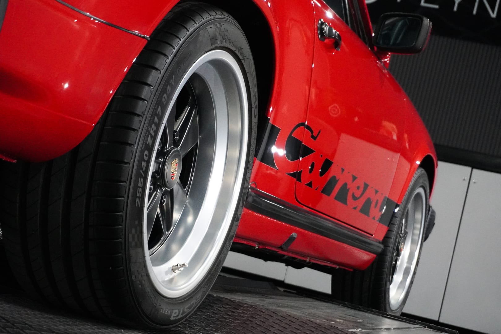 Porsche-911-Targa-11