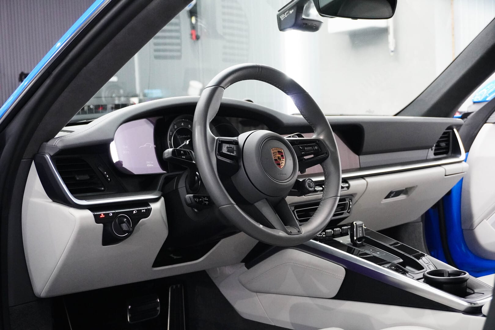 Porsche-911-Turbo-S-18