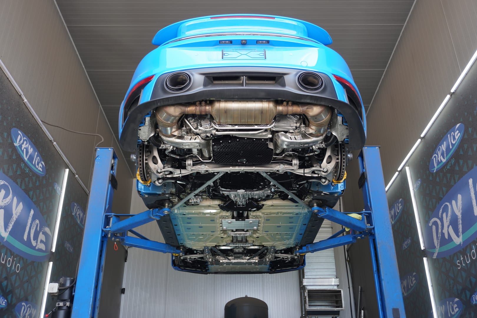 Porsche-911-Turbo-S-20