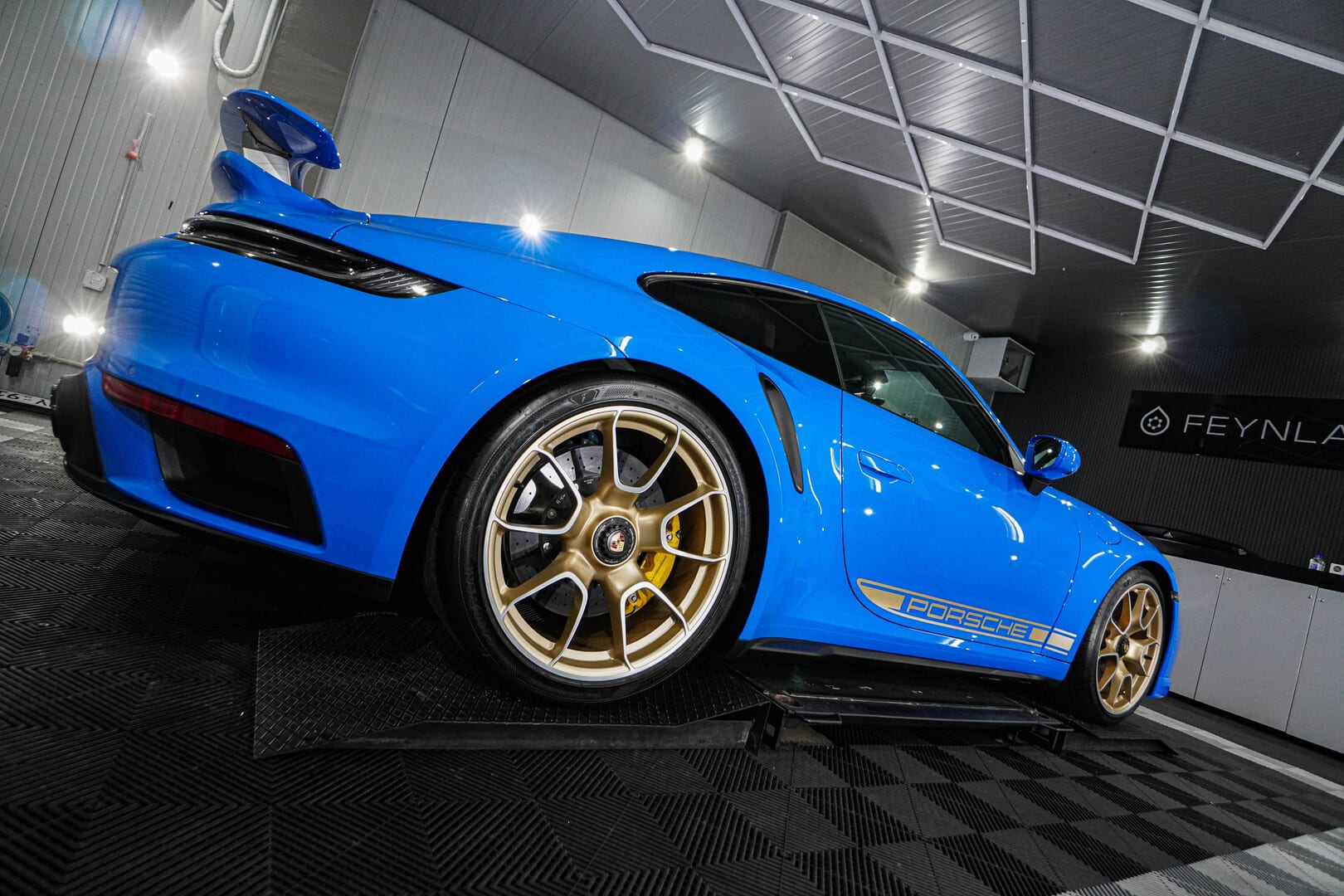 Porsche-911-Turbo-S-6