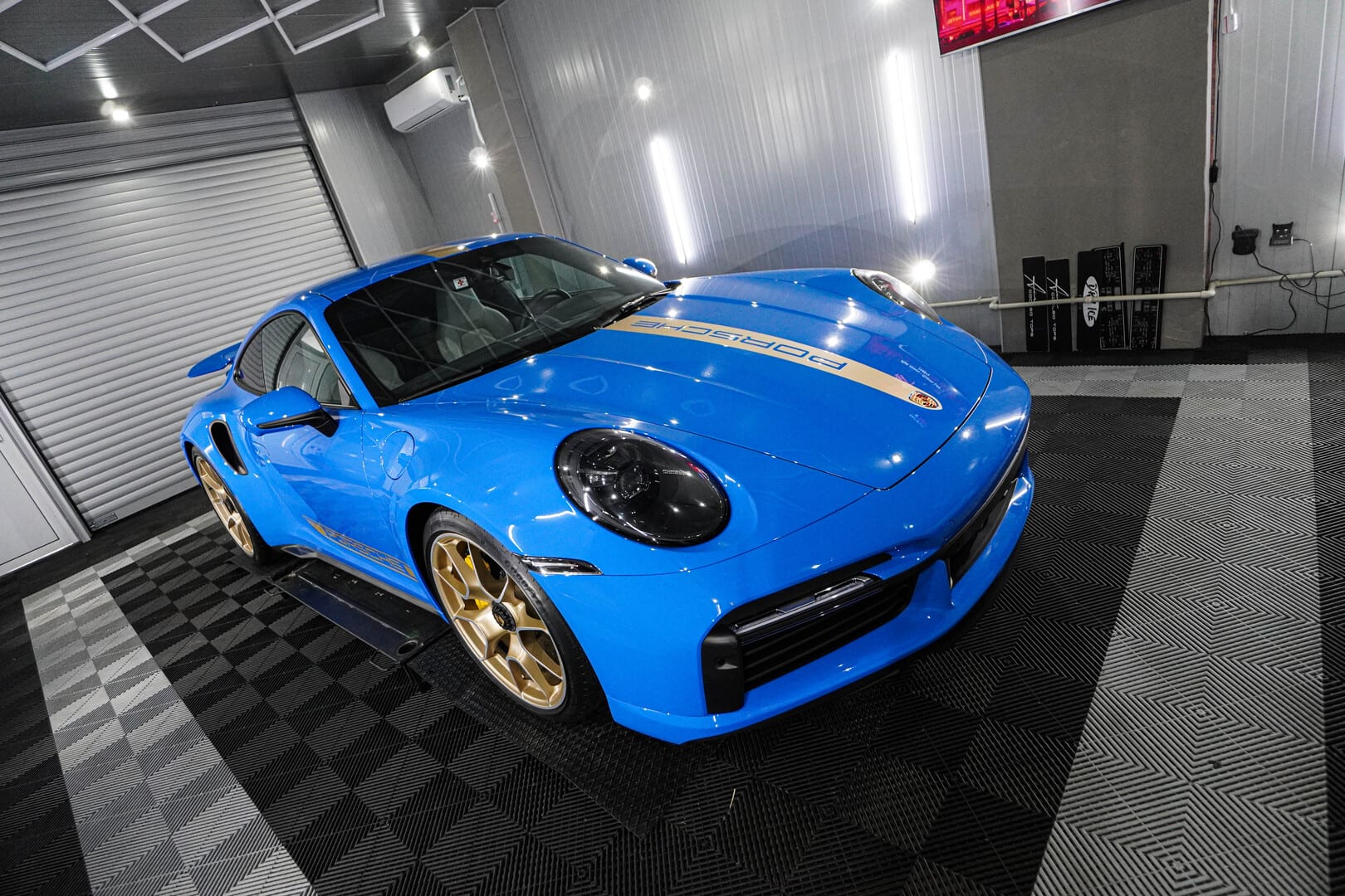 Porsche-911-Turbo-S-7