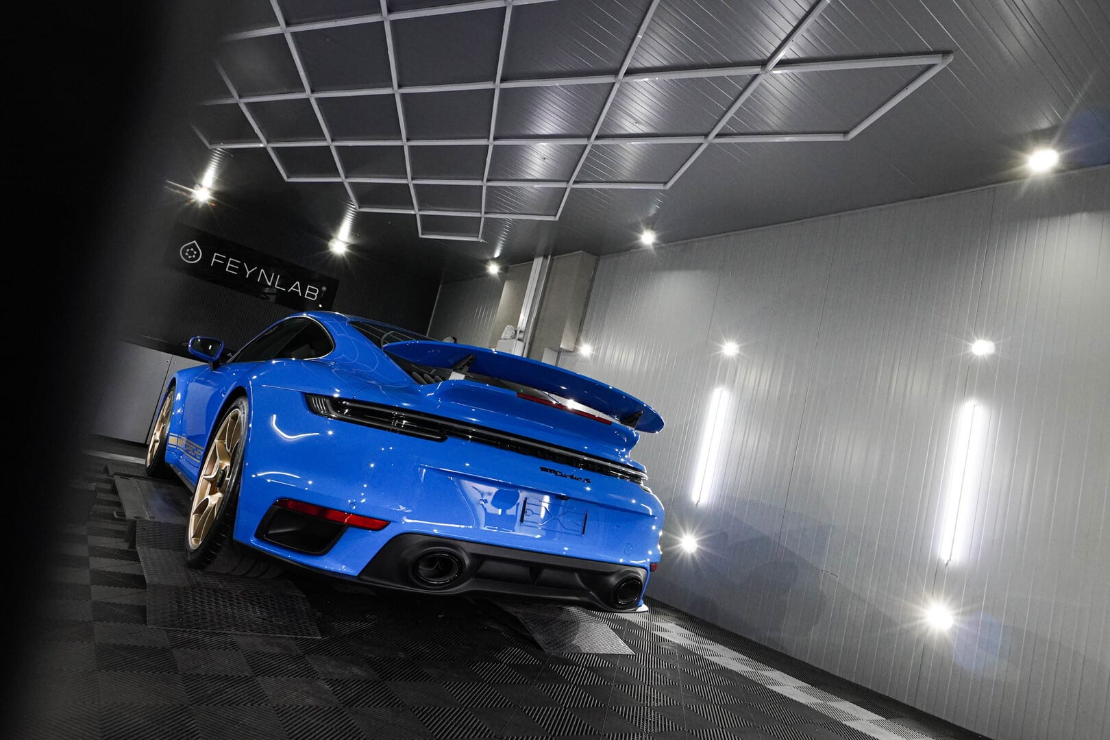 Porsche-911-Turbo-S-9